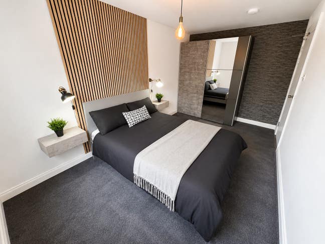 Stylish Master Room – Bills Included, Crossharbour Main Photo