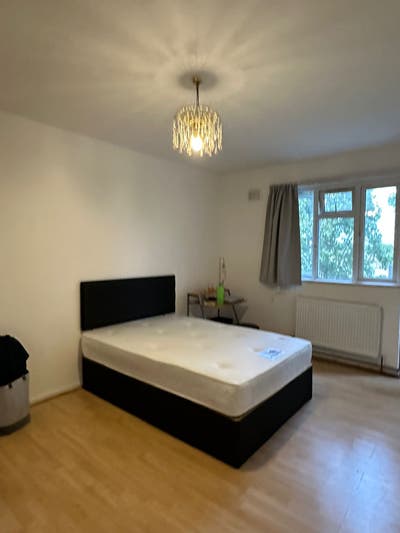 Stepney Green/Whitechapel, E1, 3 Bedroom Flat  Main Photo