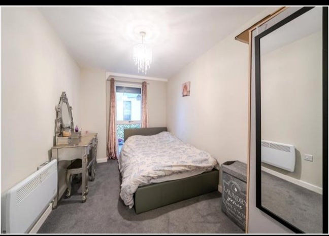 Double room bills incl Uxb station Brunel students Main Photo