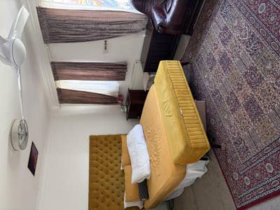 Large room with en-suite available in family home Main Photo
