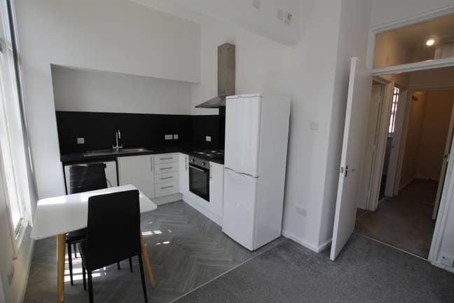 1 Bed Flat Clayton Street Main Photo