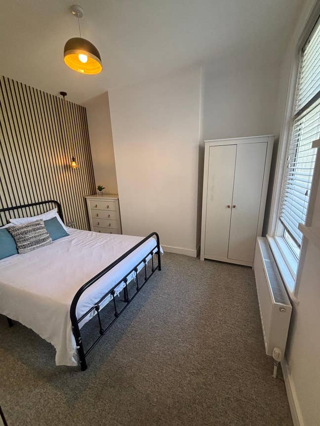 Bright En-Suite Room in Eastbourne Main Photo