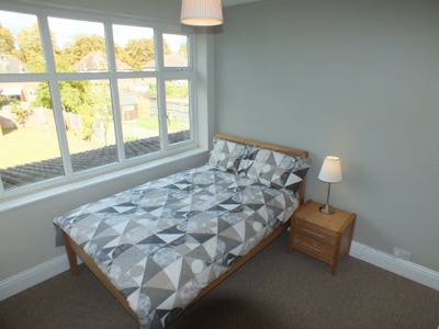 Huge Ensuite Bedroom in East Reading, RG6! Main Photo