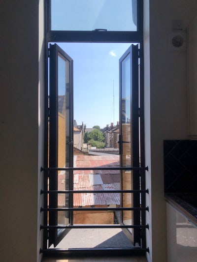 Double room in friendly Stoke Newington flatshare  Main Photo