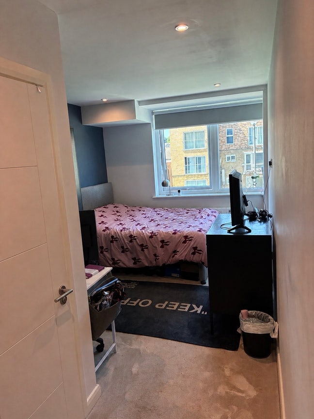 Double room with en suite available in HP1 Main Photo