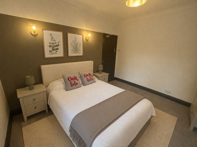 Double bedroom Summer Sale 50% Off 1st months rent Main Photo