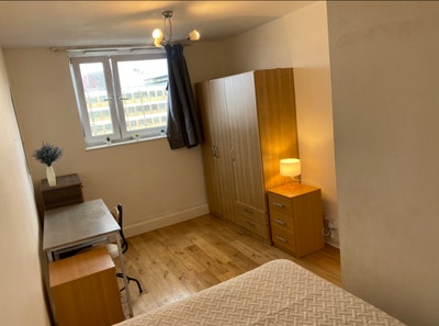 🌕 ROOM in 3bed, 2 baths - couples welcome  Main Photo