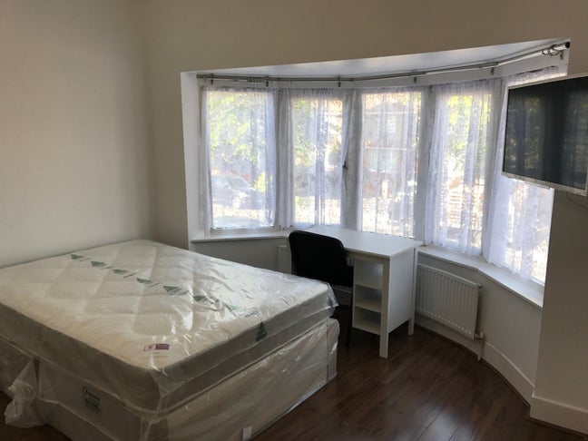Double Room with En-suite. All bills! Main Photo