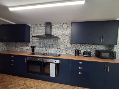 Newly refurbished HMO close to town centre Main Photo