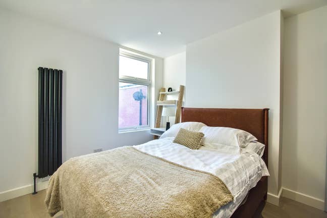 Turnpike Lane - single room or two rooms Main Photo