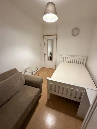 Bright Double Room with Balcony & Stunning views Main Photo