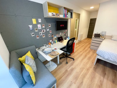 Premium Studio Apartment with spacious workspace Main Photo