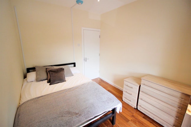 ✨Bright Ealing Modern Double 1Min Walk to St🚆 Main Photo