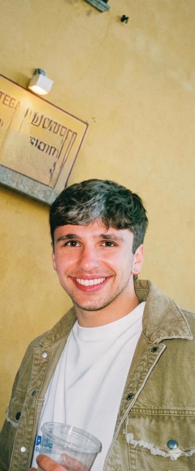 I am a male student aged 23. I am looking for... Main Photo