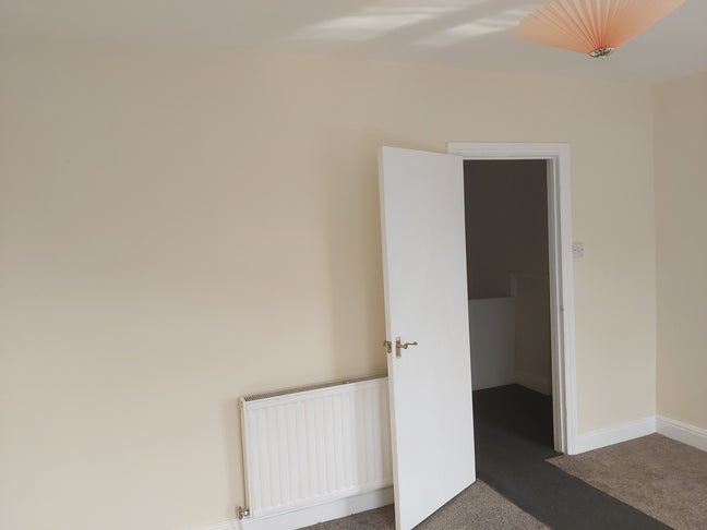 1-Bedroom Flat Available – Bridgend Main Photo