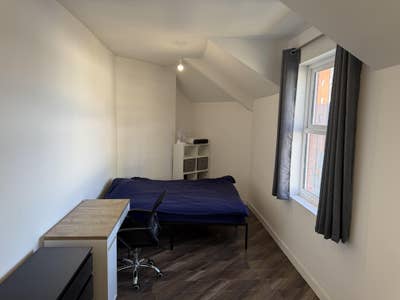 2 Rooms Available for MALE Students - Prime M3 Loc Main Photo