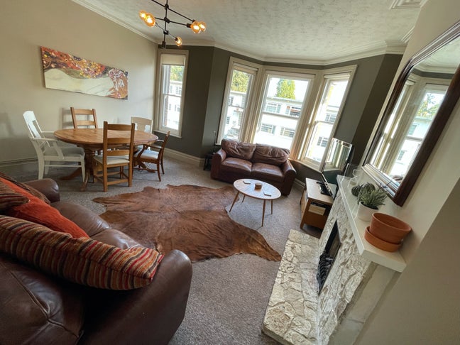 Lovely large rooms in fantastic houses  Main Photo