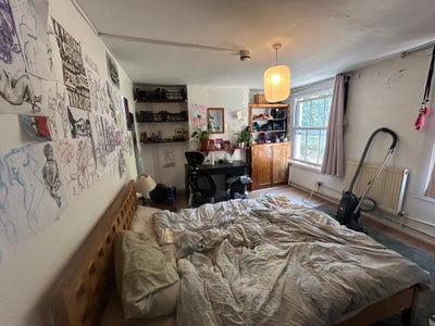Large double room in a Queer household shadwell Main Photo