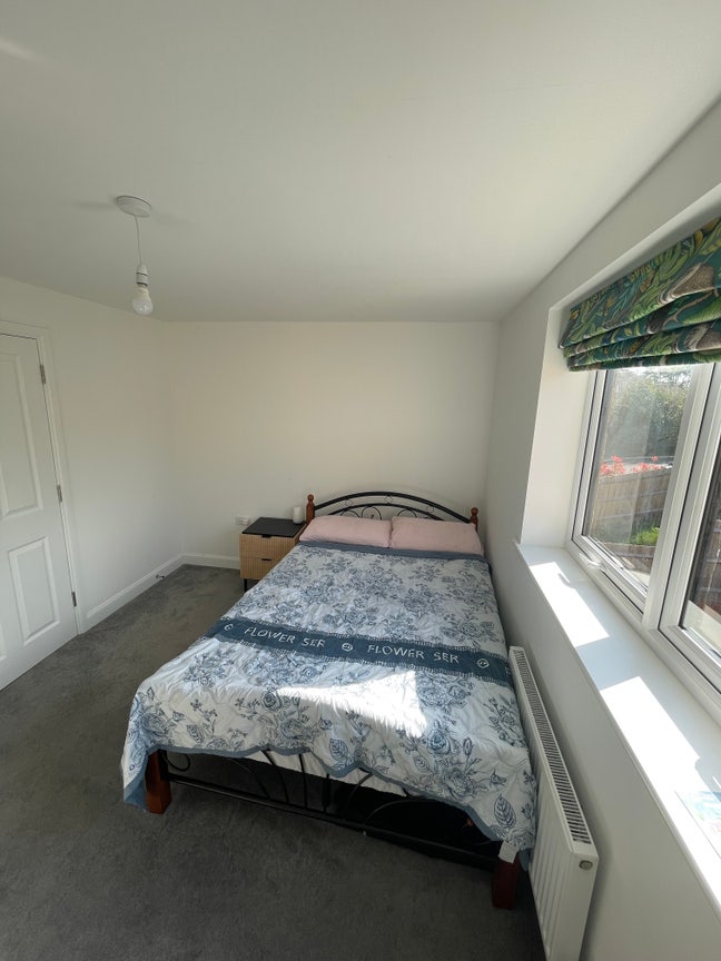 Bright & spacious double room near hospital Main Photo