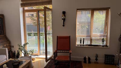 Central Guildford 2BR en-suite gym pool sauna Main Photo