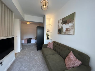 Stunning Renovated Studio in Rushden - Furnished Main Photo