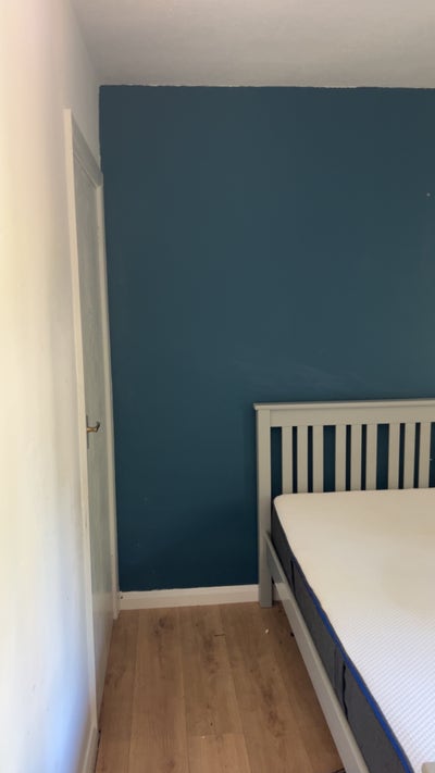 Furnished room double bed / closert space.  Main Photo