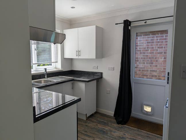 Flat in Rocklands (most utilities included) Main Photo