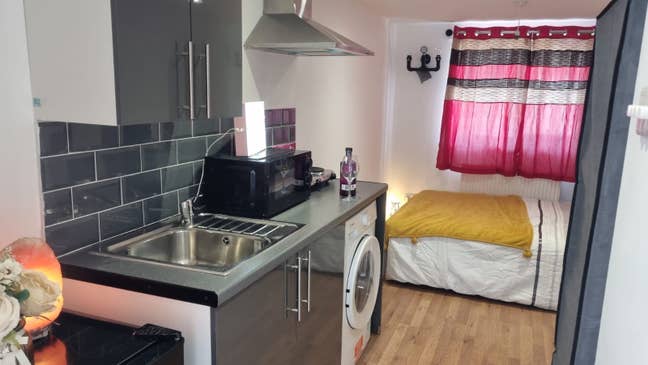Stunning Studio Apartment  in Bracknell Towncenter Main Photo