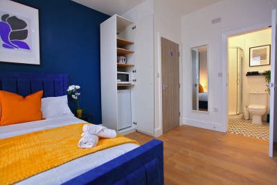 All Inclusive EnSuite LA14-6MINS to BAE Main Photo