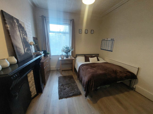 **Premium Double Room,10 Mins Walk To Station** Main Photo