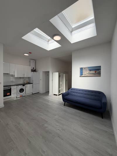 Modern Studio Flat in Archway | Prime N19 Location Main Photo