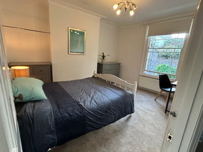 Stylish double room with a view in Cliftonwood Main Photo