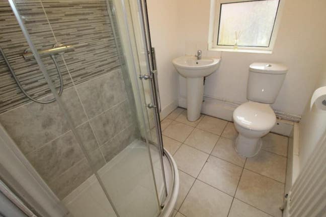 Spacious 5 bed house share for 26/27 Main Photo