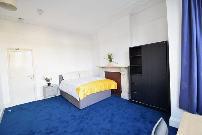 Friendly Housemates, Clean Home, Easy Travel Main Photo