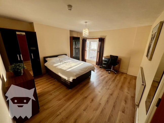 Large Furnished Room – Narborough Road, LE3 🏡 Main Photo