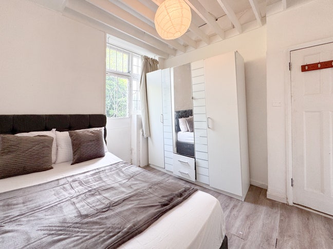 2 Bright Double Room, Lounge, 5 min East Finchley  Main Photo