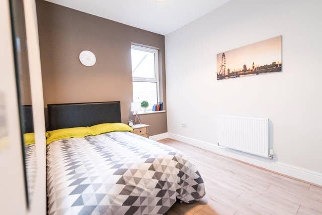 9 Min Train to Oxford Road| Eccles Double Room 🚂 Main Photo