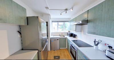 ** Clapham Flat - 3 mins walk from Tube ** Main Photo