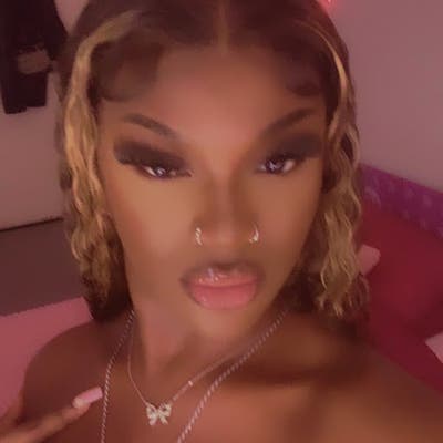 21 year old Female seeks a single or double room Main Photo