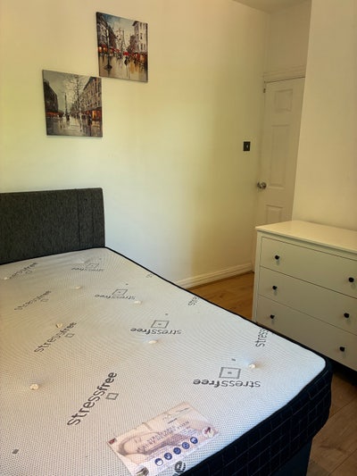 Room for rent  Main Photo