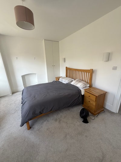 Large Double Room | Elephant & Castle Main Photo