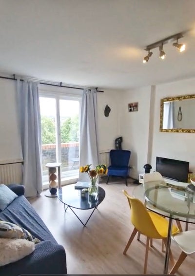 **Fab 2 bed gem with balcony by tube NW6** Main Photo