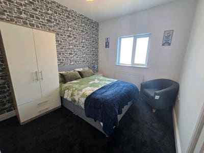 New En-Suite Rooms  + Private Parking Main Photo