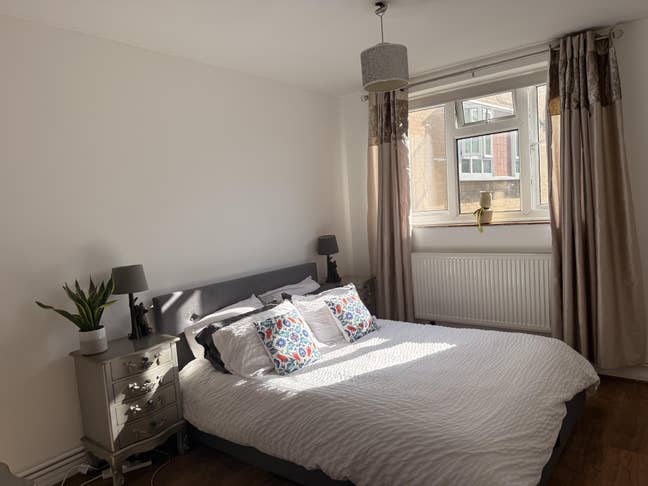 Double Room in West Kensington (Bills Included) Main Photo