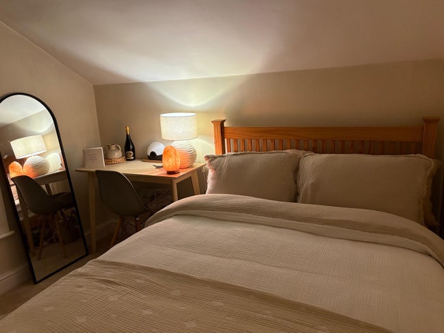 Bright double room next to Clapham Common Main Photo