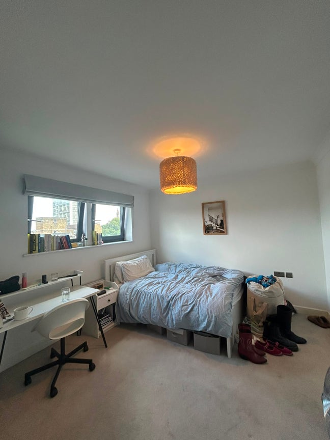 Bright Ensuite Room Available in Shadwell/Wapping Main Photo