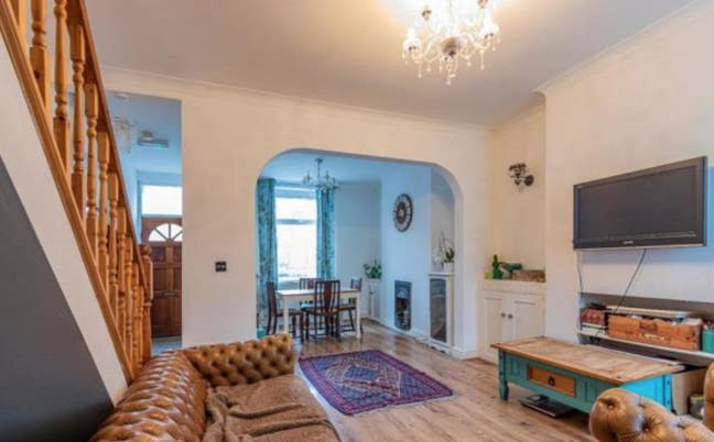 Light Bright Double Room!  Main Photo