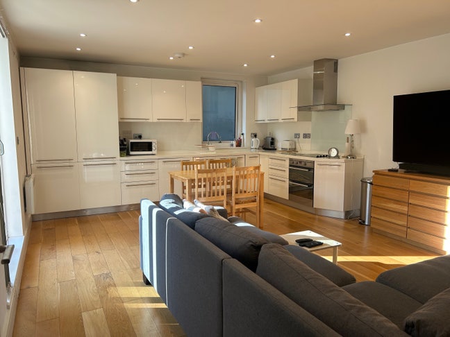 Double Room with En-suite Main Photo
