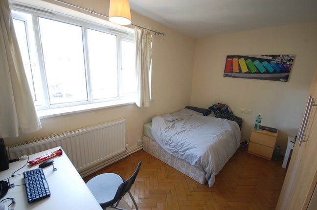 Double room with good storage in Earlsfield  Main Photo