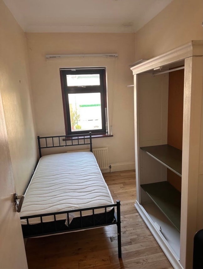 Single Room Available for &pound;620 | Hendon Station Main Photo